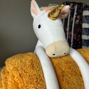 Pillowfort - Unicorn Throw Buddy
